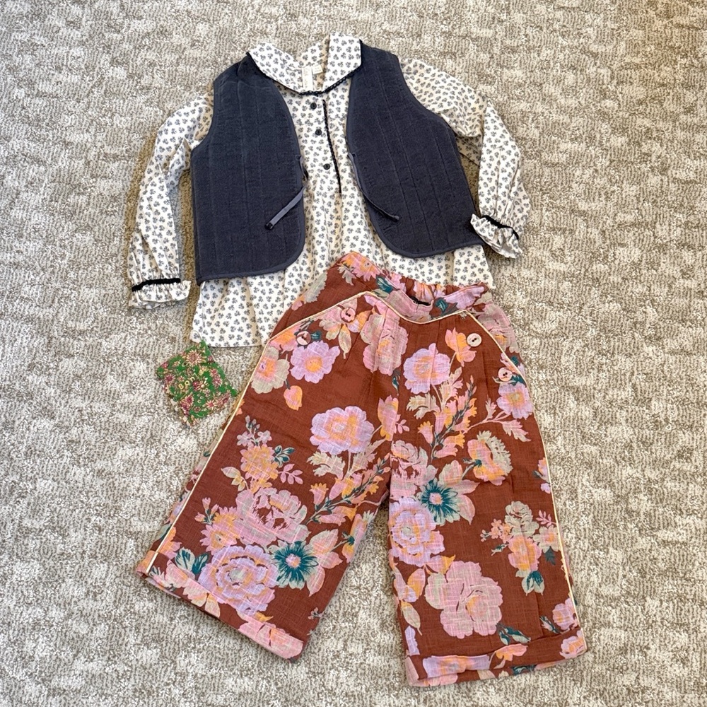 Little Cotton Clothes Floral Top/Velvet Vest & Bonjour Diary Floral Sailor Pant